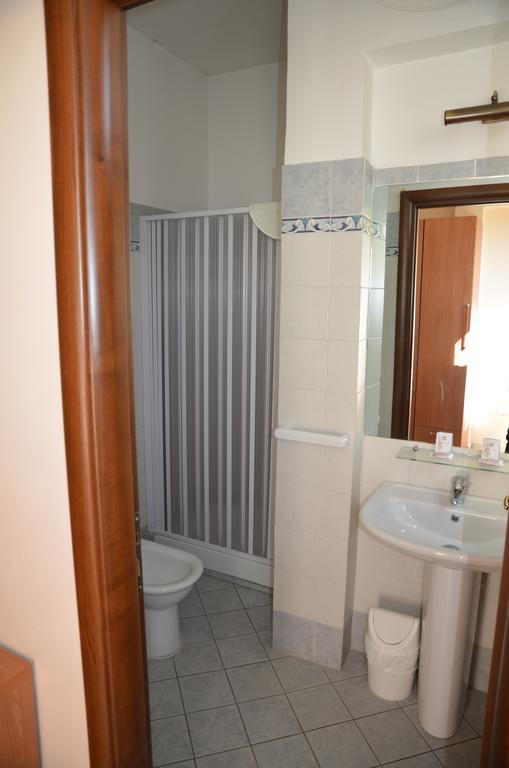 Bed and Breakfast Casa Per Ferie Cardinal G. Guarino Rom Zimmer foto