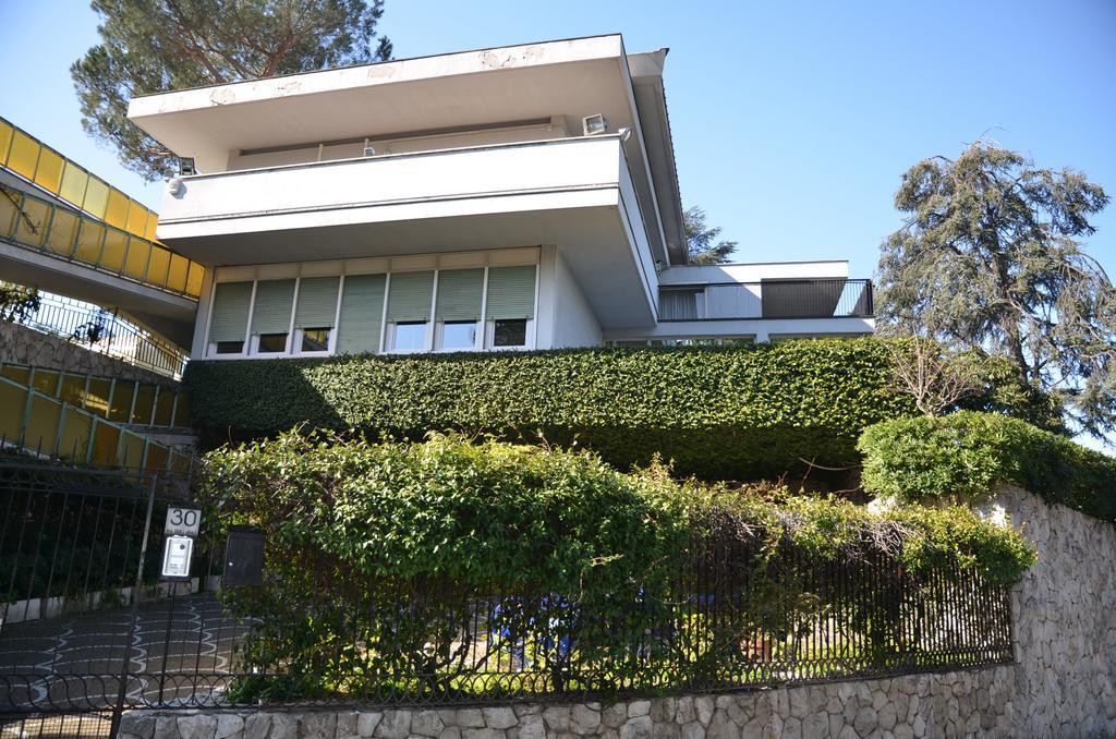 Bed and Breakfast Casa Per Ferie Cardinal G. Guarino Rom Exterior foto