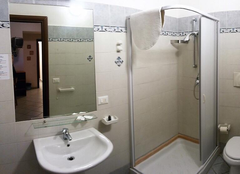 Bed and Breakfast Casa Per Ferie Cardinal G. Guarino Rom Exterior foto