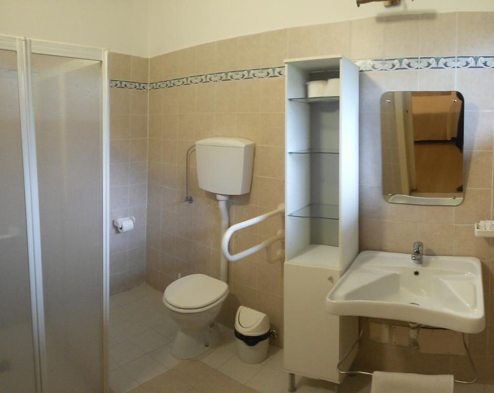 Bed and Breakfast Casa Per Ferie Cardinal G. Guarino Rom Exterior foto